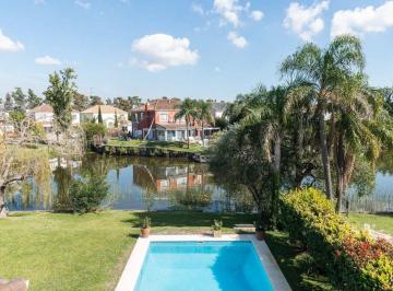 Casa · 335m² · 8 Ambientes · 1 Cochera · Casa en Venta Al Lago en Nordelta