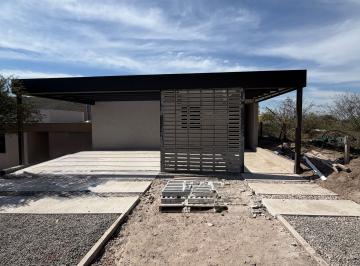 Casa · 157m² · 4 Ambientes · 2 Cocheras - MARCELO QUIROGA · Casa a La Venta en Una Planta, 3 Dormitos, Colinas de La Deseada