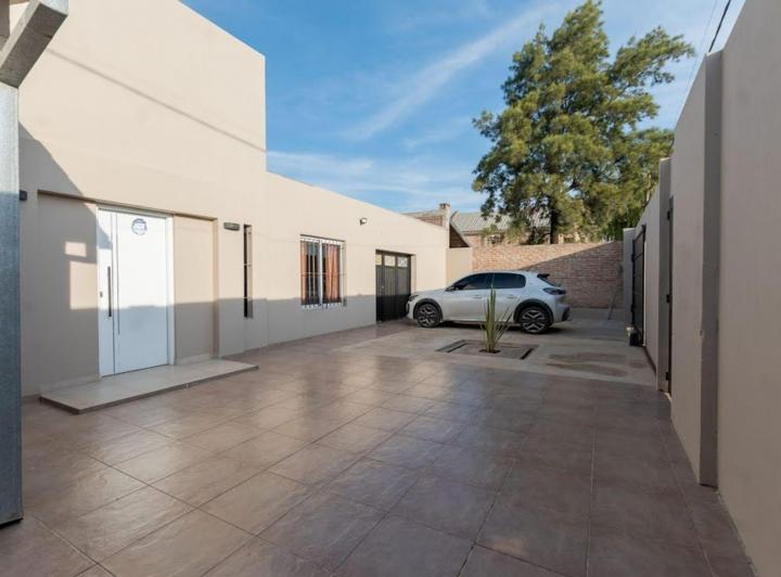 Casa · 176m² · 5 Ambientes · 1 Cochera