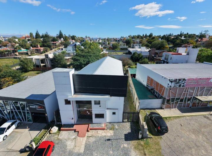 Local comercial · 246m²