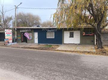 Local comercial de 4 ambientes, Luján de Cuyo · Casa con Tres Locales Comerciales