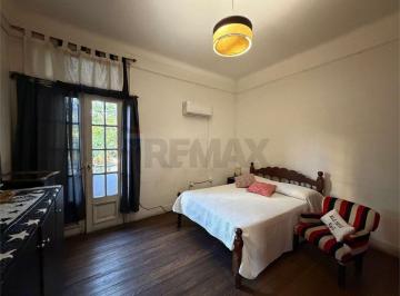PH · 104m² · 6 Ambientes · Venta PH Parque Patricios con Terraza y Parrilla