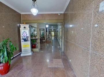 Departamento · 53m² · 2 Ambientes · Venta de 2 Ambientes, Av La Plata y Av Rivadavia