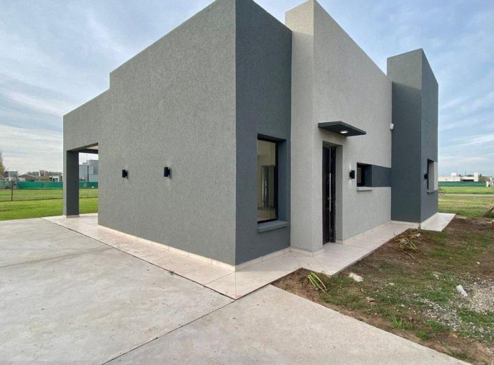 Casa · 75m² · 3 Ambientes · 2 Cocheras