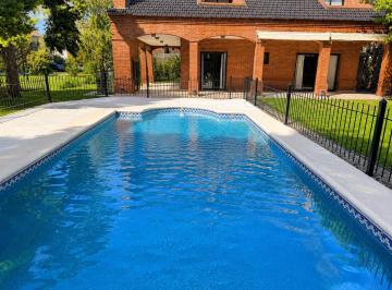Casa · 212m² · 6 Ambientes · 2 Cocheras · Casa en Alquiler Quintas del Sol Ezeiza