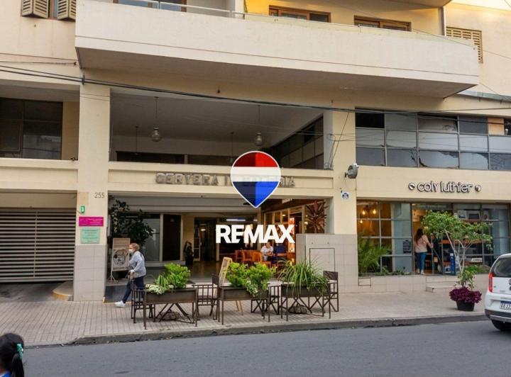 Oficina comercial · 77m² · 1 Cochera