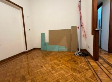 Departamento de 4 ambientes, Balvanera · Balvanera - 4ambs Frente H. Yrigoyen Al 3000