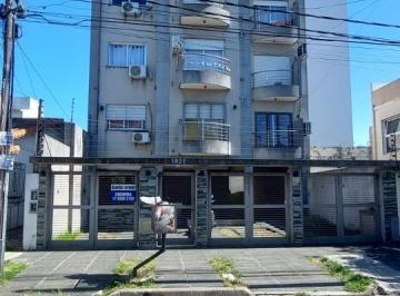 Departamento · 40m² · 2 Ambientes · 1 Cochera · Alquiler Depto 2 Amb. con Cochera en Moron