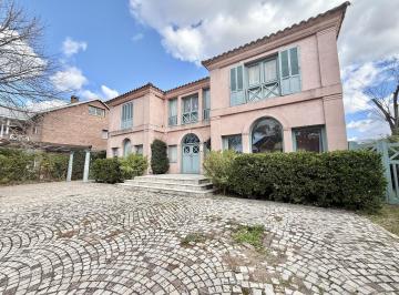 Casa · 300m² · 6 Ambientes · 5 Cocheras · Casa en Barrio Cerrado Las Victorias