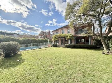 Casa · 300m² · 6 Ambientes · 5 Cocheras · Casa a La Venta en Barrio Cerrado Las Victorias
