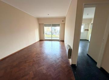 Departamento · 64m² · 3 Ambientes · 1 Cochera · Semipiso con Cochera en Barrio Martin