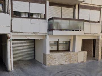 Garage · 15m² · 1 Cochera · Cochera en Zona Centro - Impuestos y Expensas Incluidos.