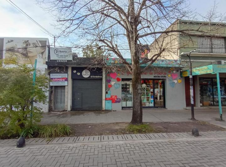 Local comercial · 180m²