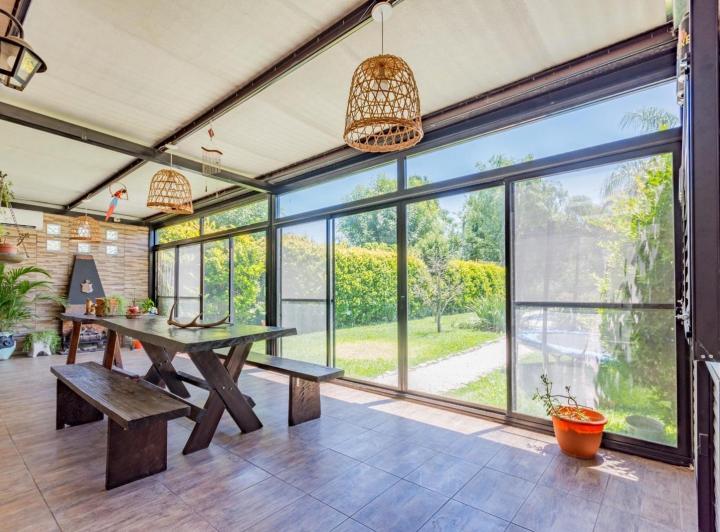 Casa · 170m² · 6 Ambientes · 2 Cocheras