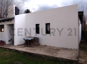 Casa · 60m² · 2 Ambientes · 1 Cochera · Casa 1 Dormitorio en 18 y 607