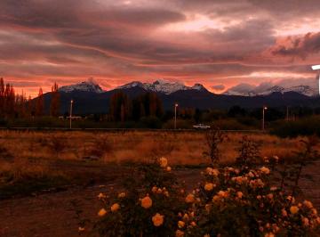Terreno , Trevelín · Lote con Servicios, Plano Aprobado y Excelente Vista a La Cordillera