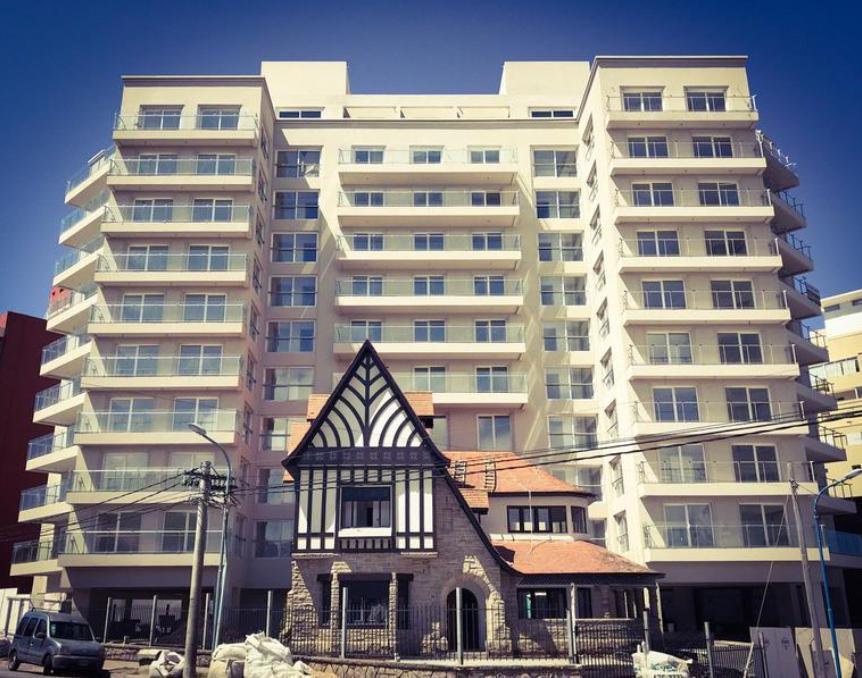 Depto 2 amb, 58m² con cochera y balcón — Playa Chica