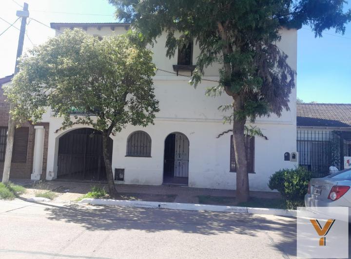 Casa · 270m² · 4 Ambientes · 1 Cochera