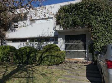 Casa · 160m² · 6 Ambientes · Casa en Haras Santa María