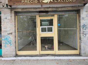 Local comercial · 30m² · Alquiler Local Sobre Calle Comercial en Wilde