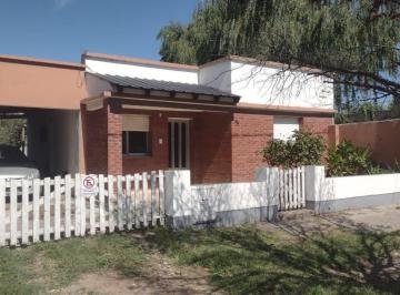 Casa · 124m² · 4 Ambientes · Casa en Venta - 3 Dorm. 1 Baño - 300 m - Puan