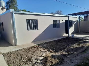 Casa · 93m² · 4 Ambientes · 1 Cochera · Se Alquila Casa. Almafuerte 1126