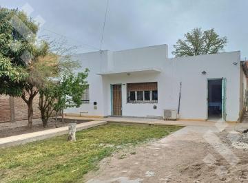 Casa · 124m² · 5 Ambientes · 1 Cochera · Venta Casa 3 Dorm Allen Para Vivienda, Ampliación o Inversión