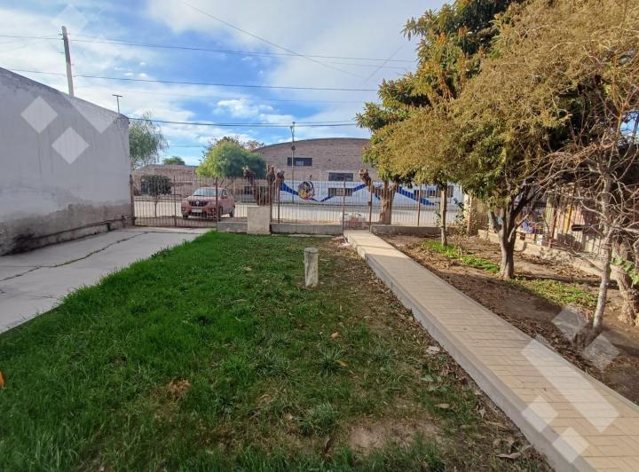 Casa · 124m² · 5 Ambientes · 1 Cochera