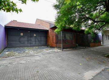 Casa · 256m² · 7 Ambientes · 2 Cocheras · Casa en Alquiler 4 Dorm.