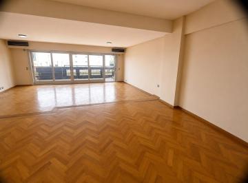Departamento · 195m² · 5 Ambientes · 2 Cocheras · Alquiler Dpto. Piso 5 Amb. Balcon Cochera Flores