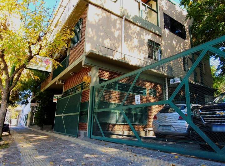 Local comercial · 875m²