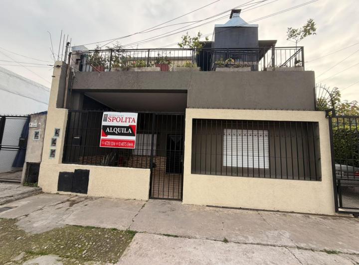 Casa en alquiler en Jose Leon Suarez · 3 ambientes