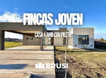 Casa · 152m² · 4 Ambientes · 4 Cocheras · Casa en Venta en Fincas Joven - 4 Ambientes con Pileta