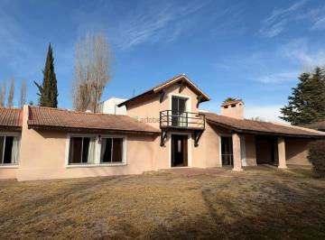 Casa · 252m² · 3 Dormitorios · 2 Cocheras · Casa Chacras de Coria