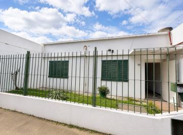 Casa · 208m² · 5 Ambientes · Casa a Reciclar en Una Planta en San Miguel