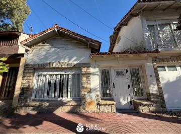 FACHADA · Venta Casa 4 Amb. C/ Patio y Garaje Barrio San Carlos