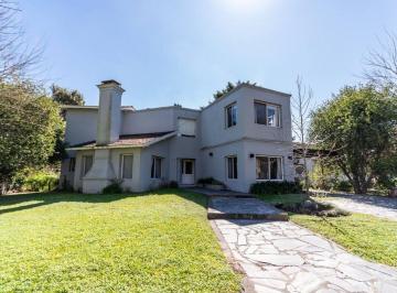 Casa · 259m² · 5 Ambientes · 2 Cocheras · Venta Casa Pilar del Lago