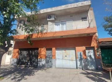 Casa · 111m² · 3 Ambientes · 1 Cochera · Casa Venta 3amb Lomas del Mirador Nuevo Valor