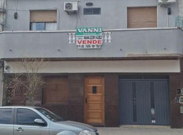 PH de 6 ambientes, Mataderos · PH 6 Ambientes en 2 Plantas - con Terraza - en Venta - Mataderos