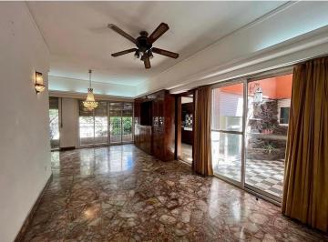 Casa · 198m² · 4 Ambientes · 1 Cochera · Venta Casa con Cochera en Pleno Echesortu