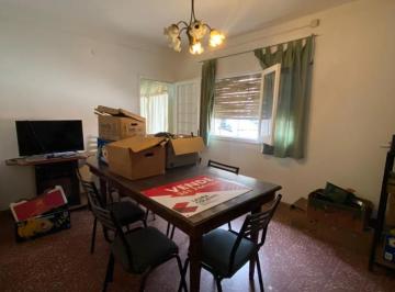 Casa · 150m² · 3 Ambientes · 2 Cocheras · Oportunidad! Casa 2 Dorm. Galpon 40.000 Dólares