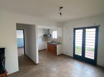 PH de 2 ambientes, La Plata · PH con 1 Dormitorio y Patio en Alquiler en San Carlos