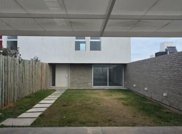 Casa · 120m² · 3 Ambientes · 2 Cocheras · Hermoso Dúplex en Manantiales 2