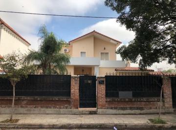 Casa de 3 ambientes, Córdoba · Gran Casona!dos Plantas Pileta Quincho Parque! Impecable Estado! Calefaccion Central! Apto Uso Prof.