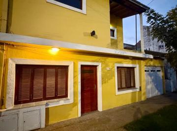 Casa · 120m² · 4 Ambientes · 2 Cocheras · Casa - Los Pinares