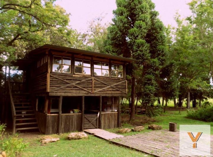 Casa · 200m² · 5 Ambientes · 1 Cochera