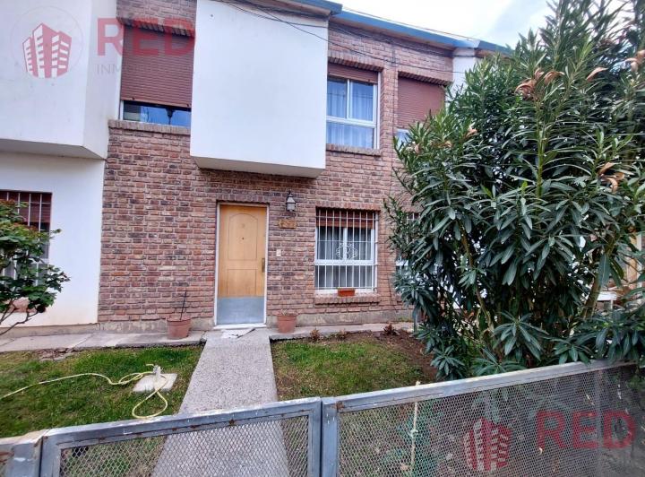 Casa · 75m² · 6 Ambientes · 1 Cochera