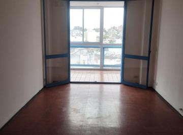 Departamento de 5 ambientes, Córdoba · Dpto 3 Dorm. Ext. C/balcon Baño y Toilette S/ Castro Barros 75.