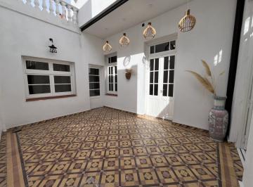 PH · 120m² · 4 Ambientes · PH en Villa Luro Refaccionado a Nuevo con Patio y Terraza