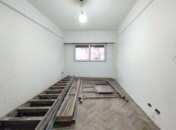 Departamento de 3 ambientes, Balvanera · A Reciclar 3 Amb - Patio - Frente - Super Luminoso - Venta - Balvanera